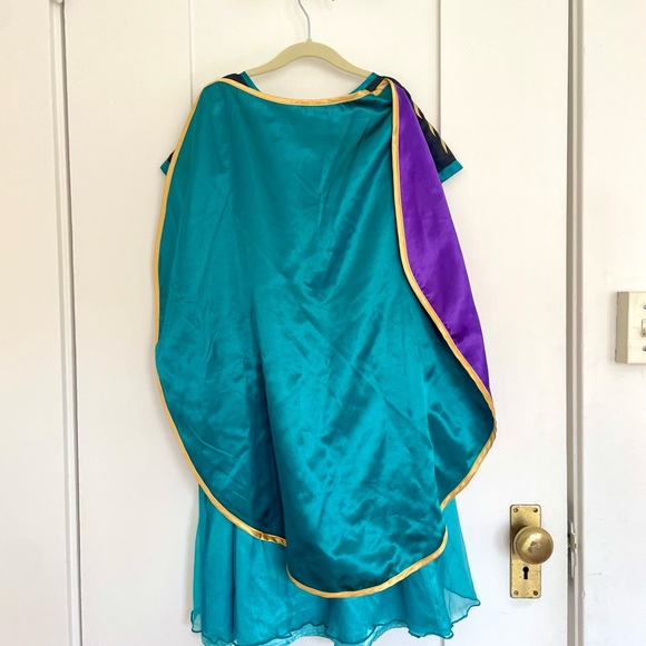 Bundle of 8 princess/Rey dresses, sizes 5 and 6 - read description - Picture 3 of 10